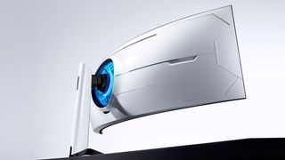 Das Spitzenmodell der Gaming-Monitore der Odyssee-Reihe von Samsung ist der 49-Zöller G9 mit DQHD-Auflösung. Die Beleuchtung auf der Rückseite gibt 52 Farben und fünf unterschiedliche Lichteffekte wieder. (Samsung)