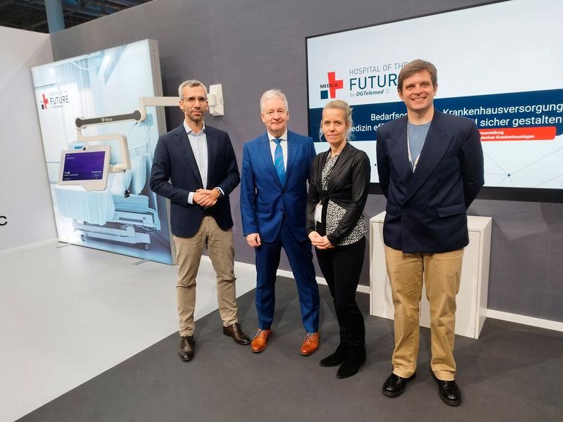 ... oder die Session der Deutschen Gesellschaft für Anästhesiologie und Intensivmedizin (DGAI): „Digitale Transformation der Anästhesiologie und Intensivmedizin: Gemeinsame Wege von Forschung und Medizintechnik“ mit PD Dr. med. Lukas Martin, DGAI-Präsident Prof. Dr. med. Gernot Marx, Dr. med. Sandra Dohmen und Dr. med. Nicolai Andrees (v. l. .n. r.). (Bild: DGTelemed)