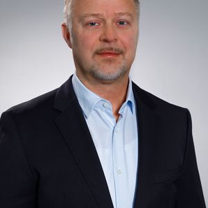 Pär Tornemo ist seit 1. März der neue CEO bei Yaskawa EMEA, nachdem Marcus Mead in den Ruhestand gegangen ist. (Bild: Independend light gmbh)