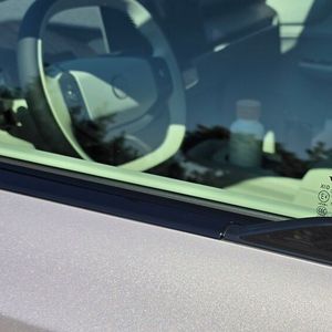 Ersetzt werden die Türgriffe durch so genannte Wing-Grips.(Bild:  Mauritz – VCG)