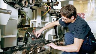 Instandhaltung als reine Reparatur von defekten Maschinen verursacht insbesondere durch Produktionsausfälle fünfmal mehr Kosten als vorausschauendes Handeln. Bild: Siemens (Archiv: Vogel Business Media)