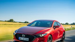 Der neue Mazda 3 muss genau wie der CX-30 für etwa eine halbe Stunde in die Werkstatt. (Mazda)