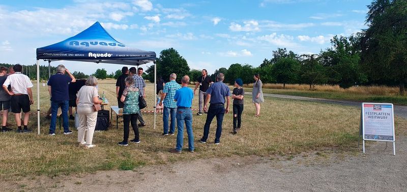 Was für eine lustige Idee: ein Festplattenweitwurf. (Bild: Aquado)