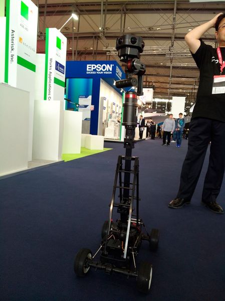 Ein autonom fahrendes System, das 360-Grad-Fotos schießt. (Bild: Robert Horn)