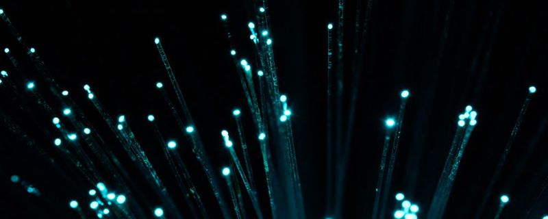 Autonomes Fahren, IoT, Industrie 4.0, Digitalisierung – kommende Megatrends erfordern extrem performante, echtzeitfähige Glasfasernetze. (Bild:   / CC0)