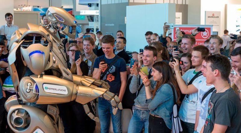 Keine technikbegeisterte Jugend? Dieses Bild spricht eine andere Sprache. (Bild: Hannover Messe)