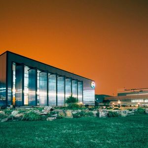 Im Covestro-Forschungszentrum Shanghai arbeiten inzwischen 250 Mitarbeiter an neuen Werkstoff-Anwendungen für Chinas Industrien.