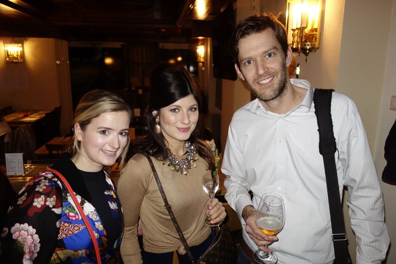 Mit Essen kennen sich diese drei aus (v. l.) Hanne Marie Schröder und Franziska Heinz, Hubert Burda Media, und Cornelius Stockmair, Cookbutler. (Bild: IT-BUSINESS)