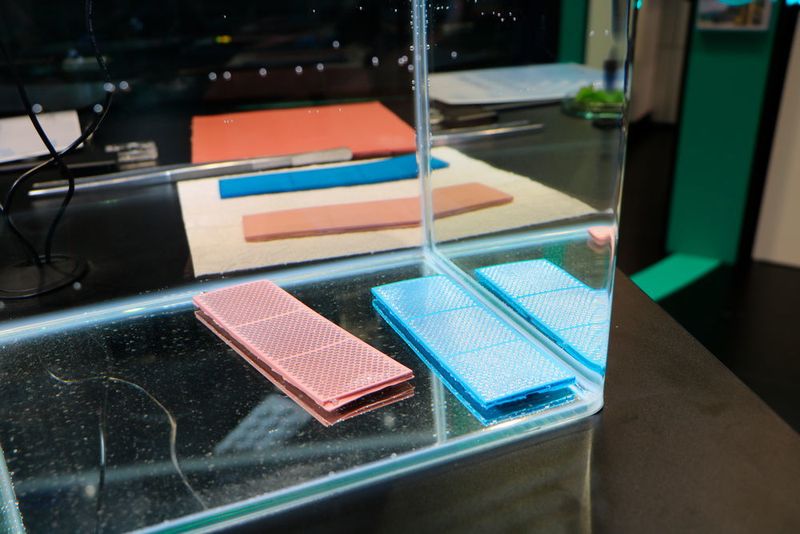 Die Beschichtung ermöglicht es, unter Wasser eine Luftschicht zu erhalten, womit der Reibungswiderstand wesentlich verringert wird.  (K.Juschkat/konstruktionspraxis/elektrotechnik)