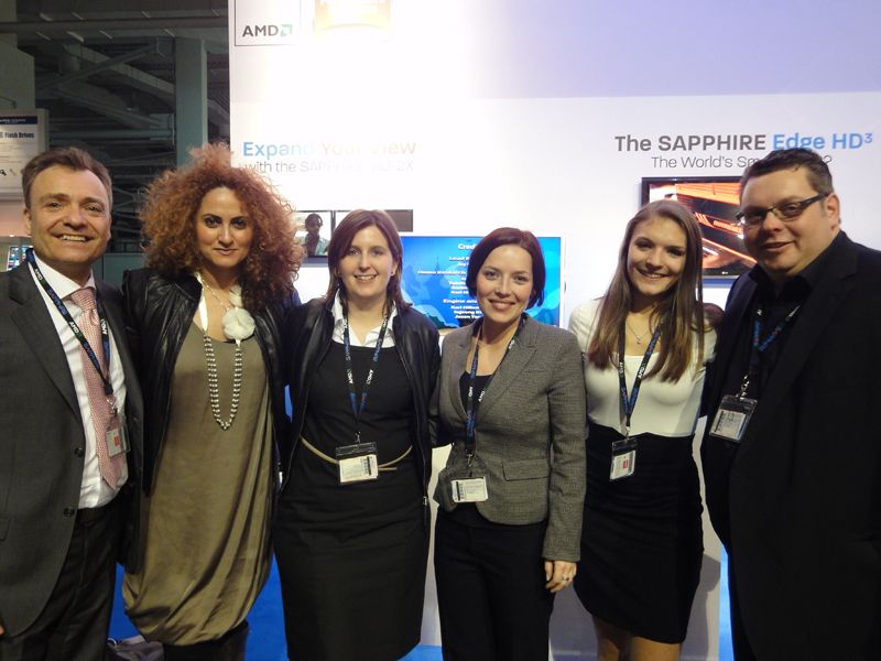 Besa Agaj, IT-BUSINESS, mit dem Sapphire-Team (v.l.) Thomas Kessler, Tamara Geiger, Claudia Wiesinger, Laura Kessler und Andreas Pokorny (Archiv: Vogel Business Media)