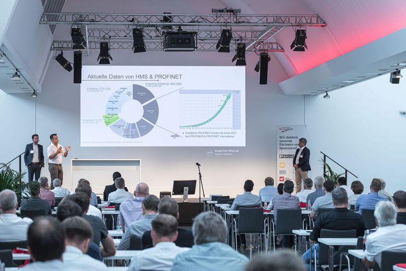 16. Anwenderkongress Steckverbinder: Der SPE-Tag am 4. Juli 2022 zog wieder viele interessierte Zuhörer an. Abgedeckt wurden fast alle Themen im Bereich Single Pair Ethernet vom Standard über das Marktpotenzial, Rückwärtskompatibilität, Schirmung, Messtechnik bis hin zum neuen Standard SPE M12 Hybrid. (Bild: Elektronikpraxis)