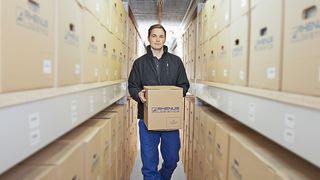 Das Archiv in München verfügt über 14.000 m² Lagerfläche und bietet seit 1998 alle Dienstleistungen rund um die Aktenarchivierung an. (Bild: Rhenus)