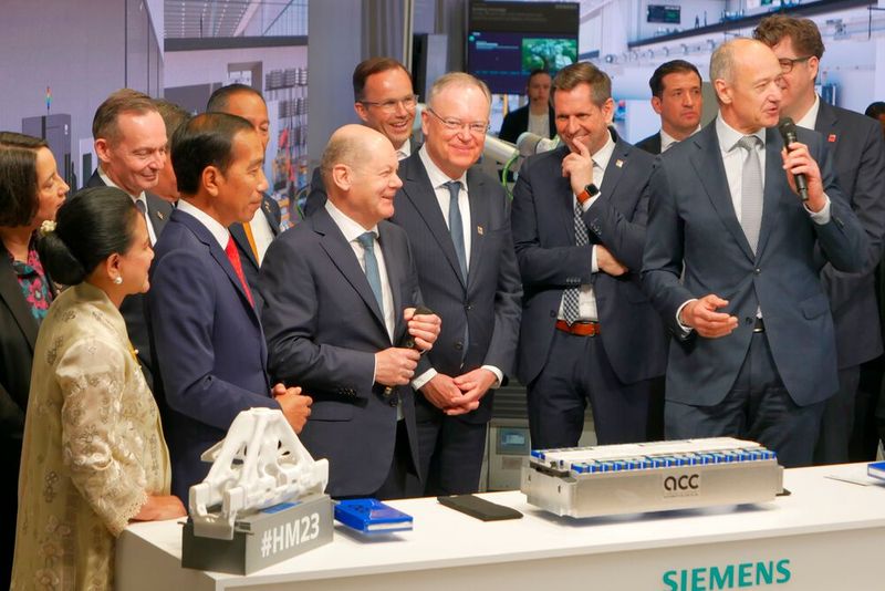 Bei Siemens drehte sich alles um den digitalen Zwilling. Wie können Werke und Mitarbeiter auch über Kontinente hinweg miteinander verbunden werden?  (Bild: Sandro Kipar/VCG)