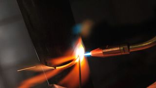 1. Platz: René Döring, Waltershausen*
„Gasschweißer beim Verschweißen einer Stumpfnaht am Rohr in der Ausbildungsstätte der Gothaer Fahrzeugtechnik (GFT)“ (Bild: René Döring) (Bild: René Döring)