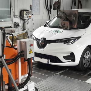 Sieger Nummer zwei im neuen „Green NCAP“ der Euro-NCAP-Prüfer ist der Renault Zoe: wegen sauberer Luft, hoher Energieeffizienz und geringer Treibhausgase.(Bild:  Euro NCAP)