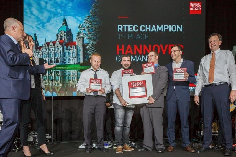 Die Gewinner aus Isernhagen (v. li.): Christian Dülken, Mario Gomez Bastida, Timo Niemann, Ralf Schiller und Trainer Volker Thömke. (Matthieu Chandelier)