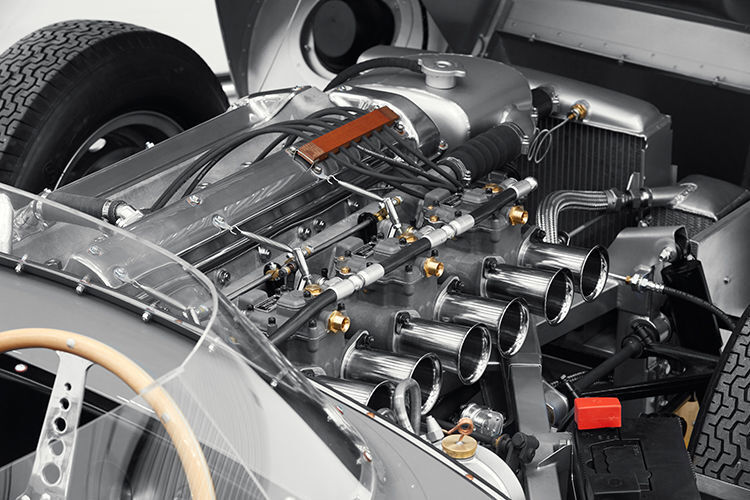 Der originale Reihensechszylinder-Motor entwickelte aus 3442 cm³ Hubraum 184 kW. (Jaguar)