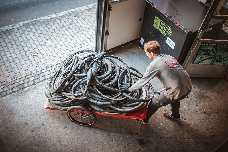 Bereits 2023 stellte Reifenspezialist Schwalbe mit dem „Green Marathon“ einen ersten Fahrradreifen mit Material recycelter Altreifen vor. (Bild: www.schwalbe.com | pd-f)