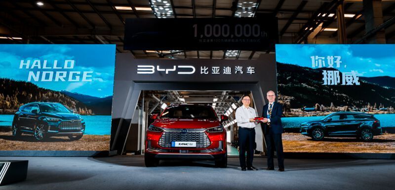 At BYD's global headquarters, car owners assembled their vehicles in a specially choreographed display forming the number ‘1,000,000’ to help celebrate the milestone. (BYD)