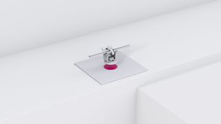 Befestigungselement aus transparentem Kunststoff auf lichthärtendem Delo Photobond FB4151 – leichte und flammschutzkonforme Verbindungslösung für den Flugzeuginnenraum.  (Bild: Delo)