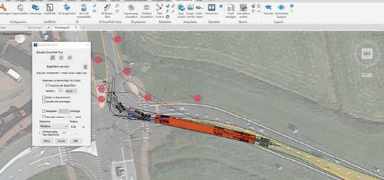 (Windkraft Transport mit unabhängiger Hinterachslenkung und verschiedenen Lenkverhältnissen der Hinterachsen. Bild: Transoft Solutions)