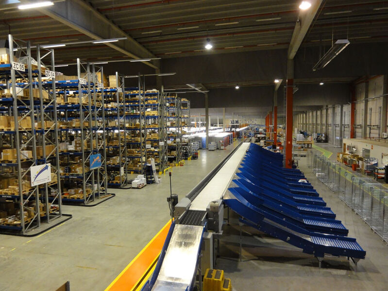 Farnell-Distributionszentrum Lüttich: Im sogenannten Posisorter werden die Bestellungen versandfertig gemacht. (Bild: www.gregoryhenrard.be)