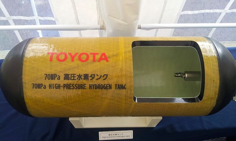 Die Tanks sind aus kohlefaserummanteltem Stahl und speichern den Wasserstoff bei dem immensen Druck von 700 bar. (Foto: Toyota)