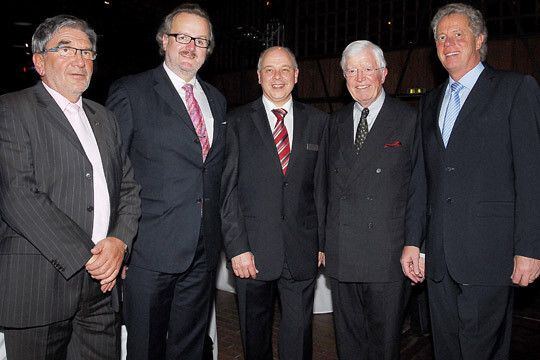 Peter Lange, LV-Präsident Berlin-Brandenburg, Berliner Obermeister Thomas Lundt, Dieter Rau (Geschäftsführer Innung Berlin), ZDK-Präsident Robert Rademacher und ZDK-Vize Ulrich Fromme. (Archiv: Vogel Business Media)