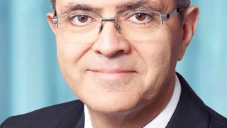 Sami Atiya, Leiter der ABB-Division Robotik und Antriebe, prognostiziert bei einer 20-jährigen Lebensdauer die Stromkosten des sechspoligen 44-Megawatt-Synchronmotors um eine halbe Million Dollar senken zu können. (ABB)