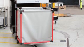 Im Leuchtenwerk Dornbirn von Zumtobel setzt man auf anwendungsspezifische FTS-Aufbauten. (Bild: Trilogiq)