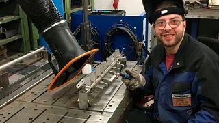 Alexander Studinger beweist: Home Office geht nicht nur digital.   (Bild: FAB)