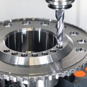 Binnen 24 Stunden beginnt die Fertigung des kundenspezifischen Bohrers, der in weniger als vier Wochen ausgeliefert wird.(Bild:  Emuge-Franken)