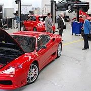 Belle macchine: Riller & Schnauck in Berlin ist nicht nur BMW-, sondern auch Ferrari-Händler.(Foto:  Rosenow)