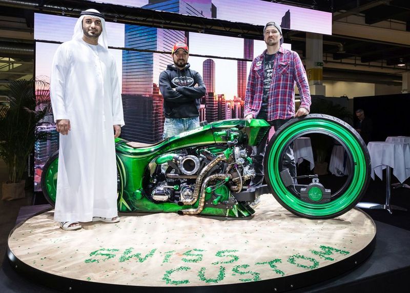 Swissmoto 2017 und 1.001 Nacht (v.li.): Hassan Albosshi (Costum Builder), Nasser Taqi (Vice President Costum Show Emirates) und Danny Schramm (Costum Painter). (MCH Messe Schweiz (Zuerich) AG)