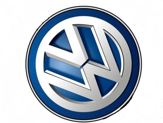 Die Schieflage bei Volkswagen besteht weiterhin. Sparmaßnahmen laufen zwar schon, aber viel besser ist die Situation nicht geworden. Weitere Entlassungen stehen vielleicht an. Außerdem wollen die Wolfsburger bei der Umsetzung der generellen Maßnahmen mehr Tempo machen.(Bild:  Volkswagen)