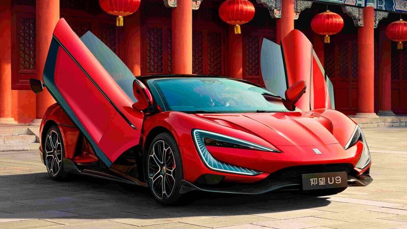 Nicht nur mit seinen Flügeltüren kann der U9 Eindruck schinden. (Bild: BYD)