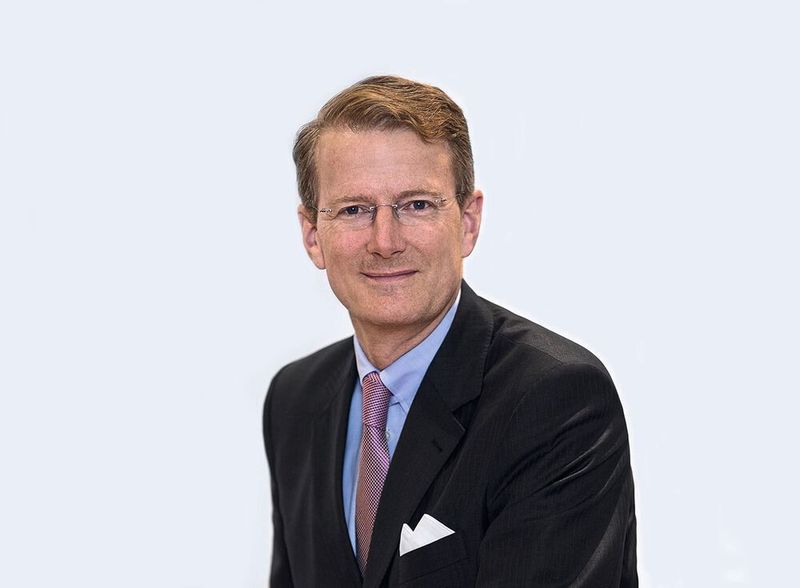 Prof. Dr. Hanns-Peter Knaebel, Vorstandsvorsitzender der Röchling-Gruppe: „Mit der Akquisition verfolgen wir unsere Wachstumsstrategie im Medical-, aber auch im Industrial-Bereich konsequent weiter. Die Frank Plastic AG ergänzt unser Produktportfolio, unsere Produktionstechnologien und unsere Kundenstruktur in idealer Weise.“ (Röchling)