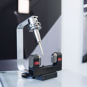 Das Lasermesssystem LC50-Digilog von Blum-Novotest.(Bild:  Grob Werke)