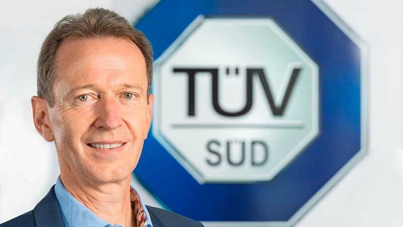 TÜV Süd bietet die Prüfung von medizintechnischen Geräten nach MPBetreibV und DGUV an. Arnold Staedel ist der Leiter des Geschäftsfeldes Elektro- und Gebäudetechnik der TÜV SÜD Industrie Service GmbH.