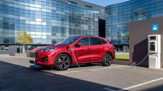 Auch der Ford Kuga wird als Plug-in-Hybrid auf den Markt kommen. (Ford)