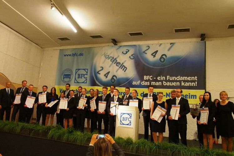 Die Abschlussklasse 2d des BFC-Jahrgangs 2014/2015. (Richter)