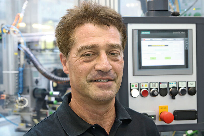 Gottfried Kranz ist für die elektronischen Kalibriersysteme in den beiden Takata-Werken in Aschaffenburg verantwortlich: 