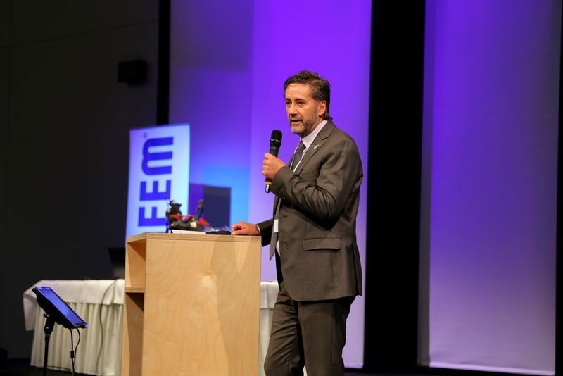  (Matthias Böhm, Chefredaktor SMM)