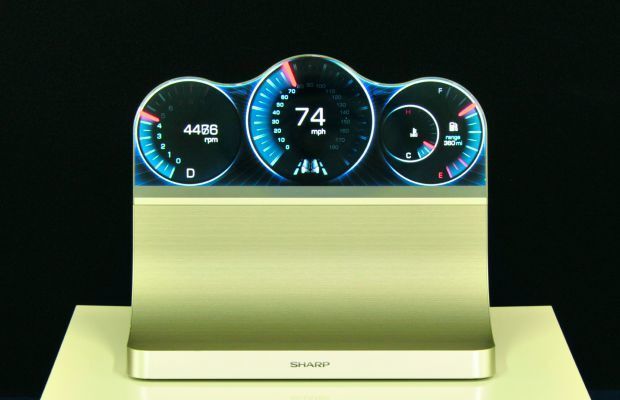 Freiheit ist an keine Form gebunden: Free-Form-Displays von Sharp werden das Design-Profil moderner Automobil-Cockpits buchstäblich neu formen.  (Sharp)