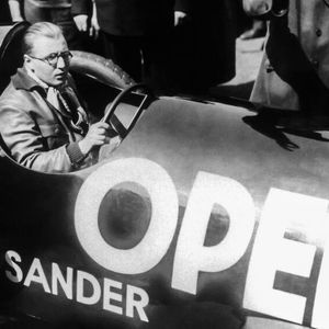 Gemeinsam mit Max Valier und Friedrich Sander konzipierte von Opel den „Raketen-Motor“ des RAK 2. Der Vorgänger RAK 1 hatte es mithilfe von 12 Raketen lediglich auf eine Geschwindigkeit von 140 km/h geschafft.(Bild:  Opel/Stellantis)