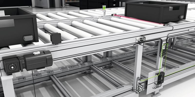 IO-Link-Topologie auf dem Förderband – von der Stromversorgung bis zu Condition-Monitoring-Sensoren. (Bild: Balluff)