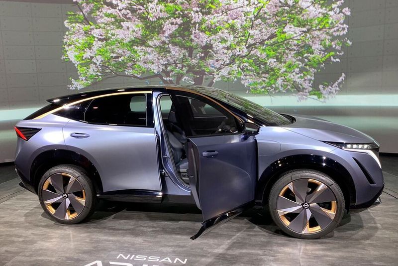 Auch die Nissan-Elektro-Studie „Ariya“ soll im kommenden Jahr als Serienfahrzeug in den Handel kommen.  (press-inform)