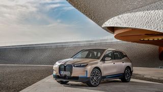 BMW bringt das E-SUV iX. (BMW)