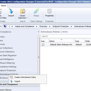Basis von Endpoint Protection sind die Antimalware-Policys. Diese steuern Administratoren in der Verwaltungsoberfläche des System Center Configuration Managers. In der Konsole lassen sich verschiedene Richtlinien erstellen und an die verschiedenen Server und Computer im Unternehmen anpassen. Standardmäßig ist bereits eine Standardrichtlinie konfiguriert und den Systemen zugewiesen.