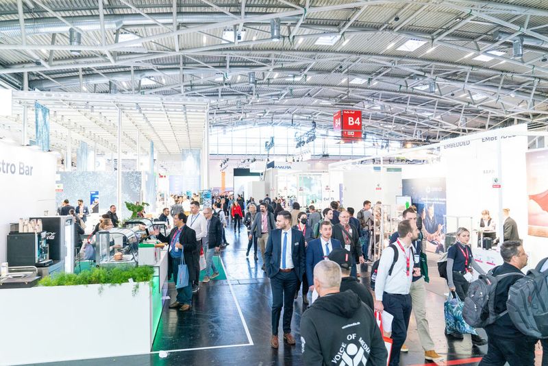 Littelfuse (Halle C3, Stand 340): Nehmen Sie am Stand von Littelfuse das umfassende Portfolio von MOSFETs und IGBTs der nächsten Generation bis zu robusten Dioden und Thyristoren in Augenschein. Zu den Ausstellungs-Highlights zählen die neue Technologie TTape-Plattform, robuste und energiesparende Bauteile für nachhaltige Mobilität und erneuerbare Energielösungen und Energiespeichersysteme mit Schutzbatterie. (Bild: Messe München GmbH)